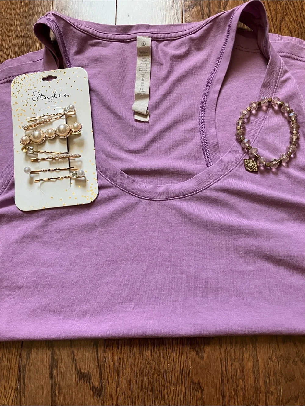 Women's Lavender Lululemon Scoop Neck Tank- IT IS THE COLOR OF the 1st/2nd pic!